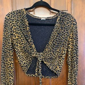 Cheetah print tie in front crop top shirt